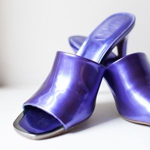 WORN ONCE! DKNY Women's Bronx Dress Sandals-Purple-8.5 US-Incredible Condition